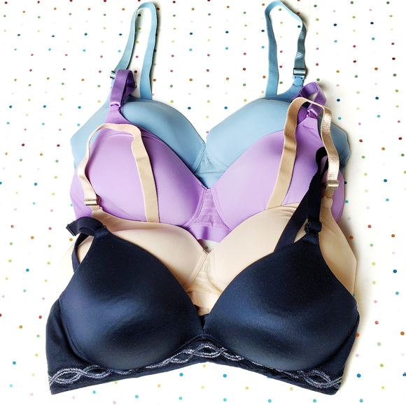 Hanes Other - HANES Wireless Lightly Lined Bras 4PC Bundle L